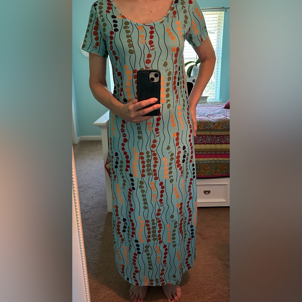 Misslook Women's Dress
maxi dress with bottom side slits.